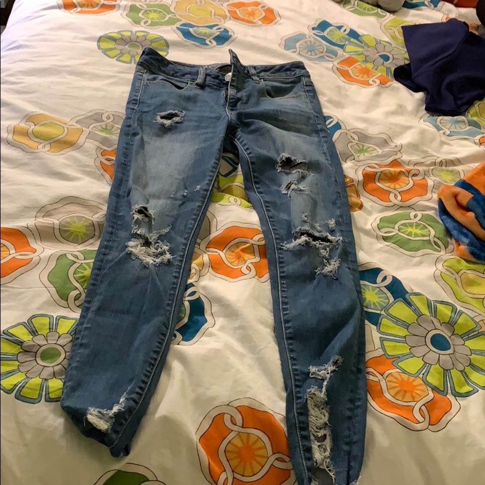 American eagle blue ripped jeans size 4